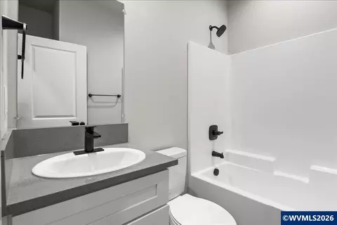 Bath - 2426 Oak St, Lyons, OR 97358 photo 3 of 3