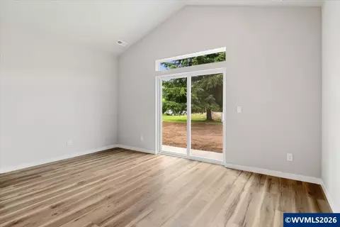 Living - 2426 Oak St, Lyons, OR 97358 photo 10 of 10