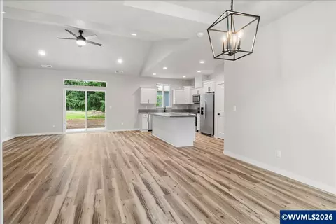 Living - 2426 Oak St, Lyons, OR 97358 photo 9 of 10