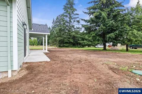 Exterior - 2426 Oak St, Lyons, OR 97358 photo 5 of 7