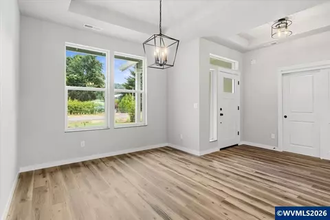 Living - 2426 Oak St, Lyons, OR 97358 photo 7 of 10