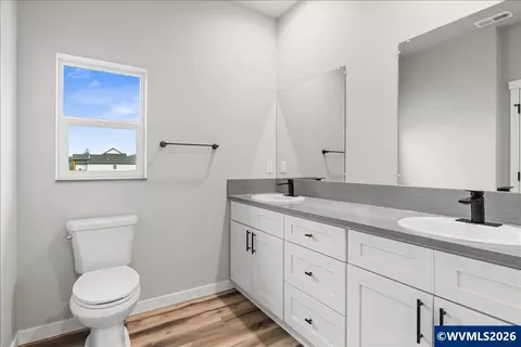 Bath - 2426 Oak St, Lyons, OR 97358 photo 1 of 3