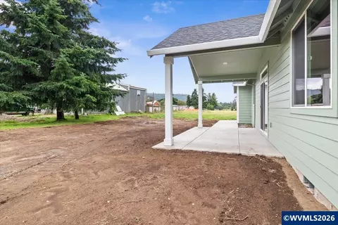 Exterior - 2426 Oak St, Lyons, OR 97358 photo 2 of 7
