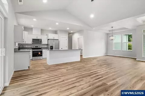 Living - 2426 Oak St, Lyons, OR 97358 photo 1 of 10