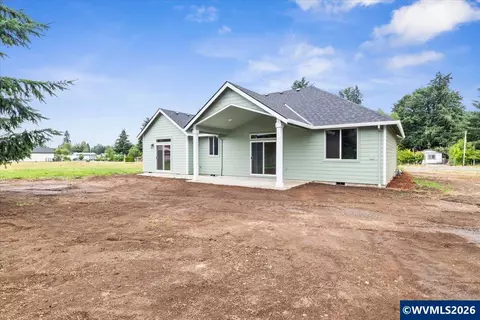 Exterior - 2426 Oak St, Lyons, OR 97358 photo 3 of 7