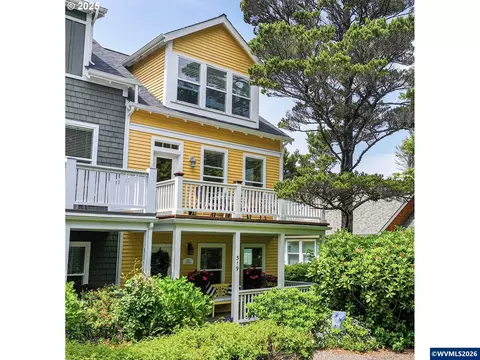 319 Kinnikinnick Way, Depoe Bay, OR 97341