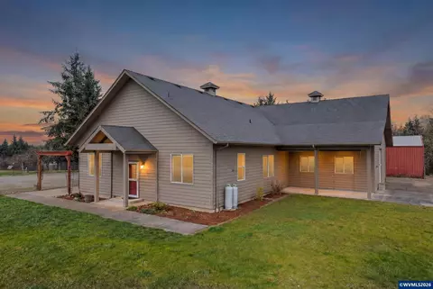 33960 Viewcrest Dr NE, Albany, OR 97322