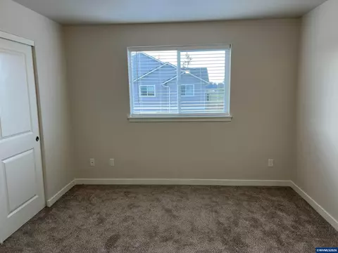 Bedroom - 972 N 2nd St, Jefferson, OR 97352 photo 4 of 4
