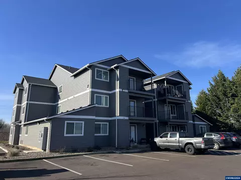 Exterior - 972 N 2nd St, Jefferson, OR 97352 photo 6 of 10