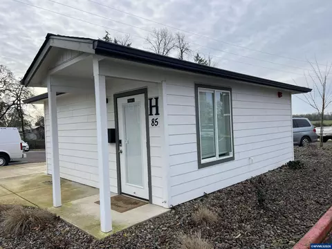 Exterior - 972 N 2nd St, Jefferson, OR 97352 photo 3 of 10