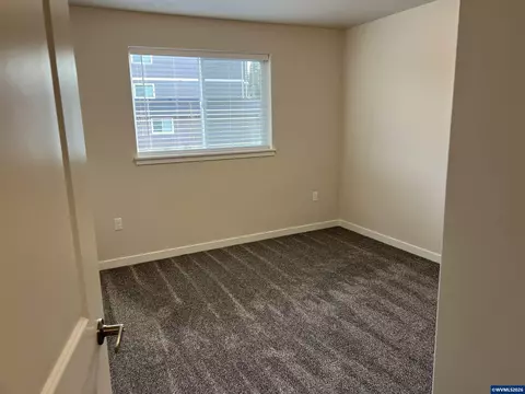 Bedroom - 972 N 2nd St, Jefferson, OR 97352 photo 2 of 4