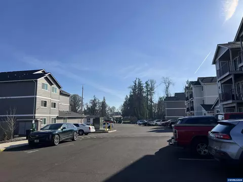 Exterior - 972 N 2nd St, Jefferson, OR 97352 photo 7 of 10