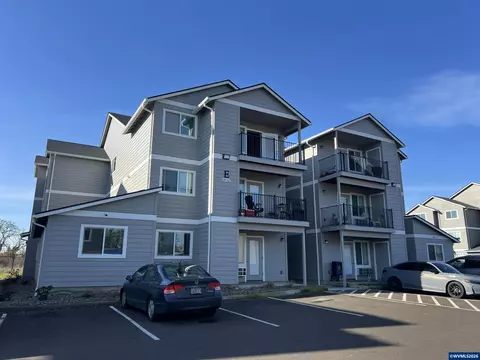Exterior - 972 N 2nd St, Jefferson, OR 97352 photo 4 of 10