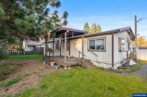 1423 47th Ave, Sweet Home, OR 97386