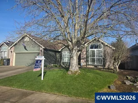 1405 Independence Ave, Woodburn, OR 97071