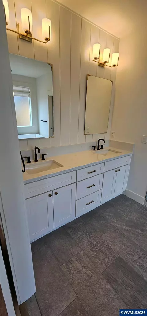 Bath - Model B Ballyntyne Rd S, Salem, OR 97302 photo 3 of 8