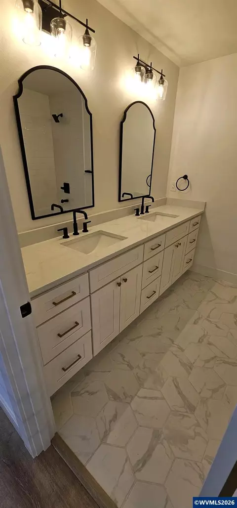 Bath - Model B Ballyntyne Rd S, Salem, OR 97302 photo 6 of 8