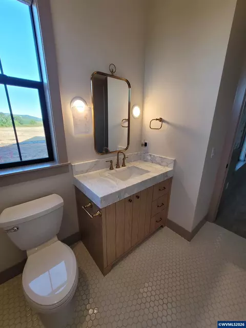 Bath - Model E Ballyntyne Rd S, Salem, OR 97302 photo 10 of 11