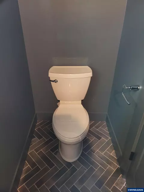 Bath - Model E Ballyntyne Rd S, Salem, OR 97302 photo 7 of 11
