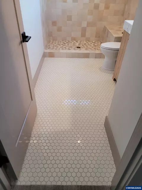Bath - Model E Ballyntyne Rd S, Salem, OR 97302 photo 9 of 11
