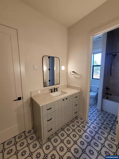 Bath - Model E Ballyntyne Rd S, Salem, OR 97302 photo 6 of 11