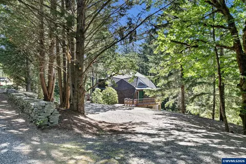 7210 NW Grandview Dr, Corvallis, OR 97330