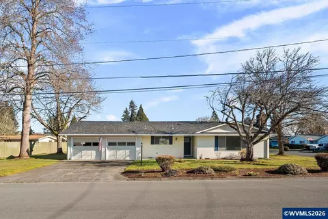 615 Sacre Ln N, Monmouth, OR 97361