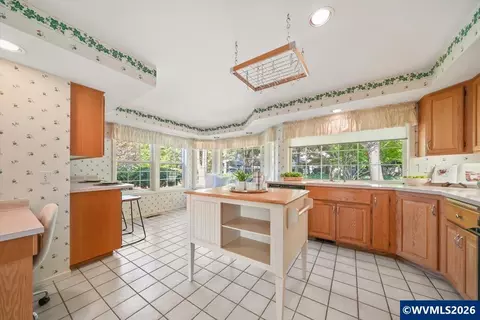 Kitchen - 1376 Brickley Rd, Eugene, OR 97401 photo 1 of 10