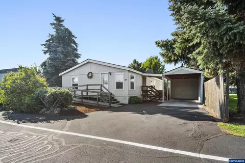 1201 SW 28th St #27, Redmond, OR 97756