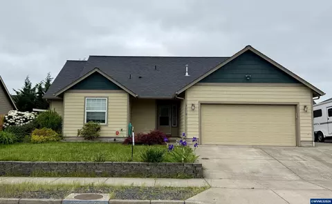 3480 Bald Eagle Dr, Lebanon, OR 97355