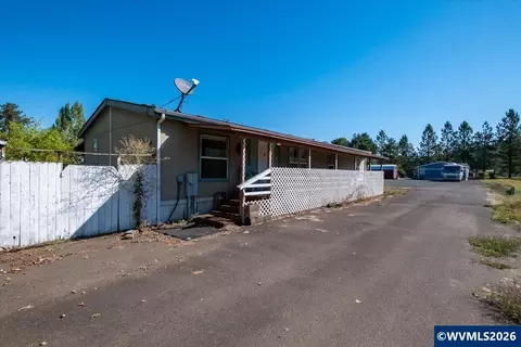 1145 43rd Ave, Sweet Home, OR 97386