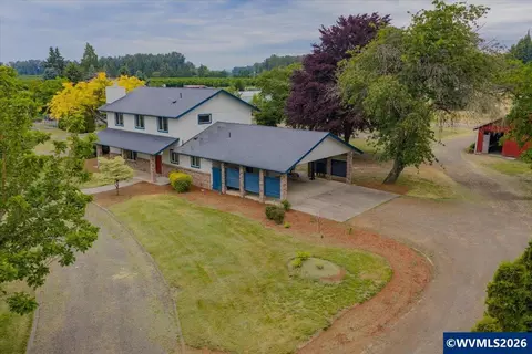 93419 River Rd, Junction City, OR 97448