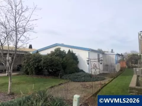 300 SE Lacreole Dr #219, Dallas, OR 97338