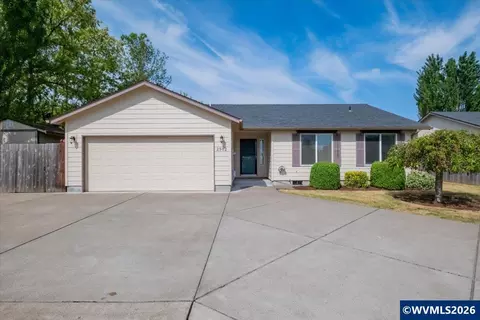 2502 Waverly Ct SE, Albany, OR 97322