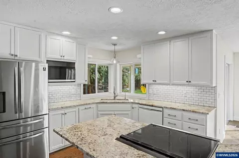 Kitchen - 742 E Main St, Sublimity, OR 97385 photo 4 of 5