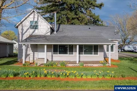 111 E 3rd St, Halsey, OR 97348
