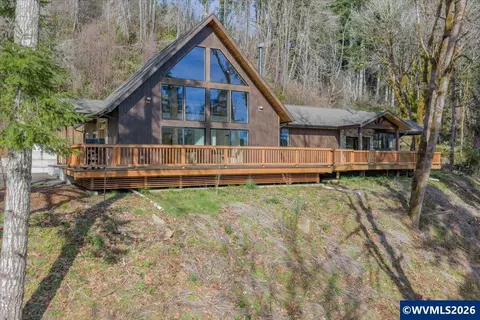 53 Olalla Rd, Toledo, OR 97391