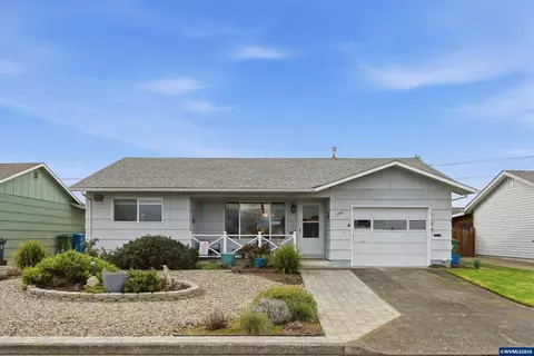 1841 Umpqua Rd, Woodburn, OR 97071