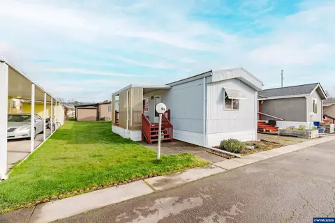2901 E 2nd St #96, Newberg, OR 97132