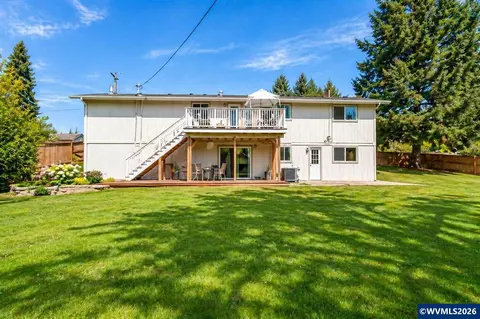 656 NW East Thornton Lake Dr, Albany, OR 97321