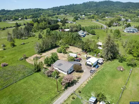 2013 W Hills Rd, Philomath, OR 97370