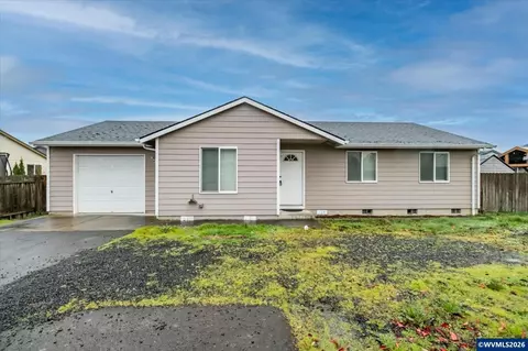 1053 Kees St, Lebanon, OR 97355