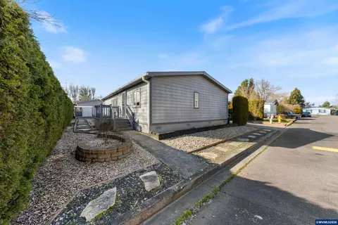 1377 SW Louise Dr, Mcminnville, OR 97128