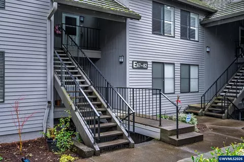 4000 Carman Apt E68 Dr, Lake Oswego, OR 97035