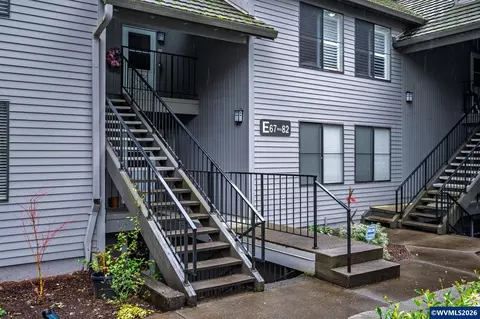 4000 Carman Apt E68 Dr, Lake Oswego, OR 97035