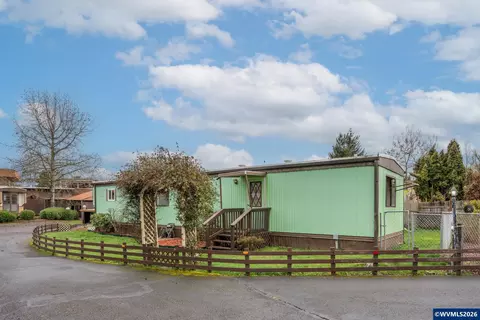 2796 S Main St #71, Lebanon, OR 97355