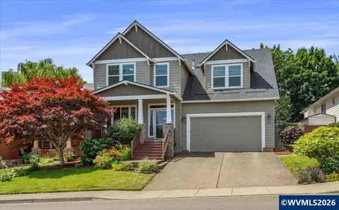 903 Eisenhower Dr NW, Salem, OR 97304