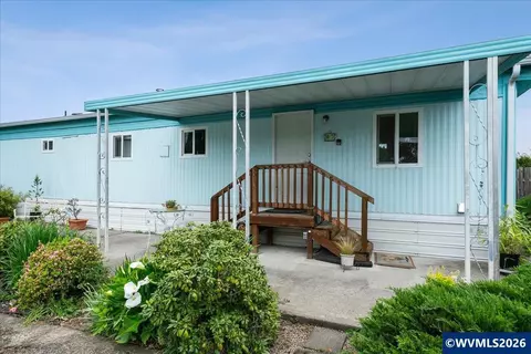 1418 Pine St #7, Silverton, OR 97381
