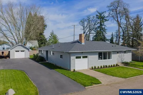 32021 Griffith Dr, Tangent, OR 97389