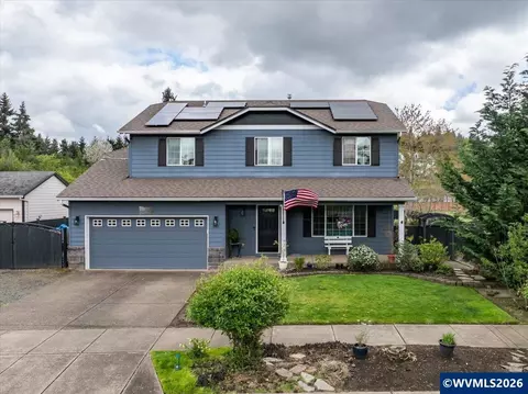 302 Division St NE, Silverton, OR 97381